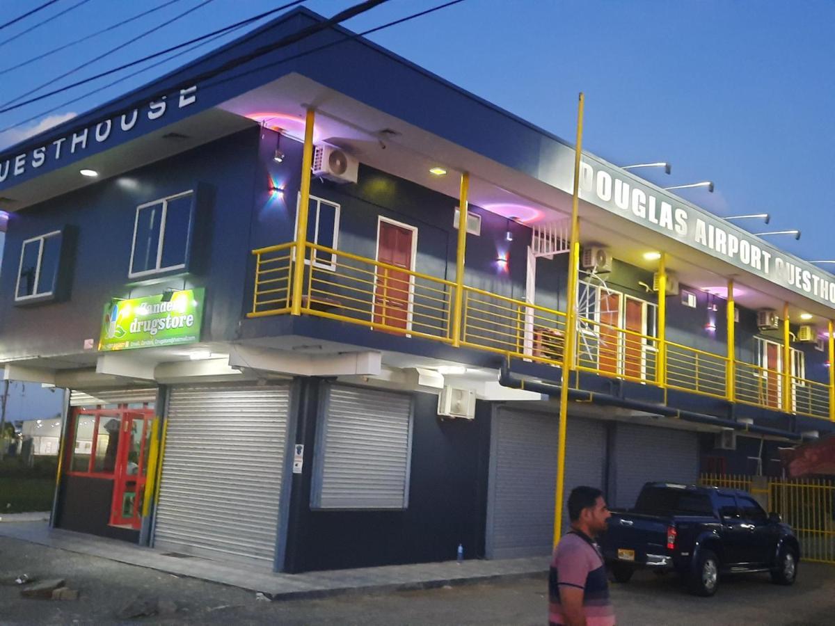 Douglas Airport Guesthouse Zanderij 외부 사진